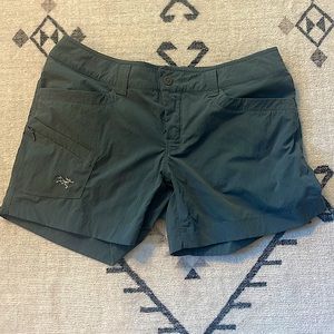 ARC’TERYX Hiking Shorts Size 8